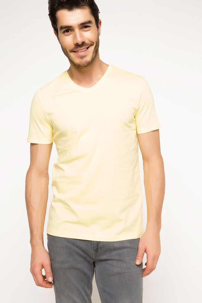 تي شيرت سادة بياقة V