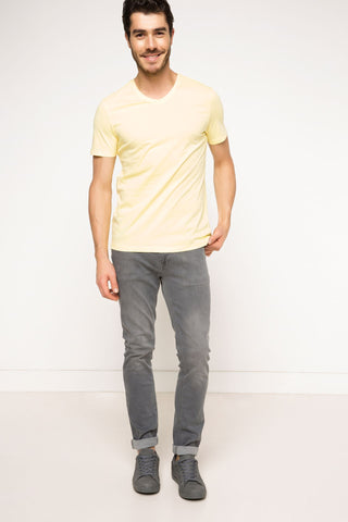 تي شيرت سادة بياقة V