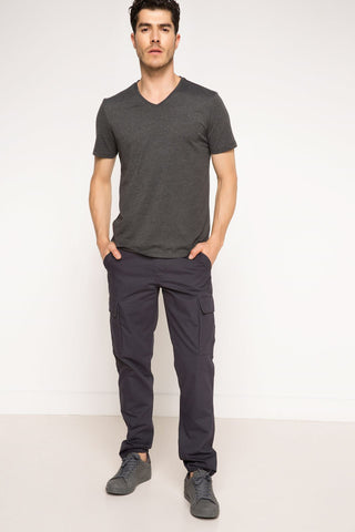 تي شيرت سادة بياقة V