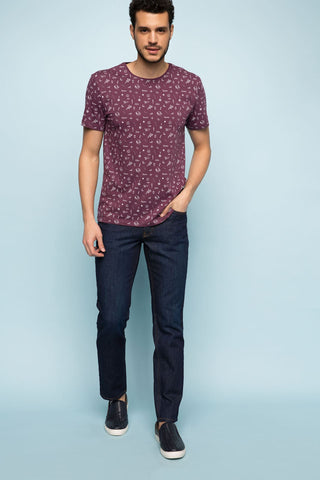 تي شيرت بطبعة