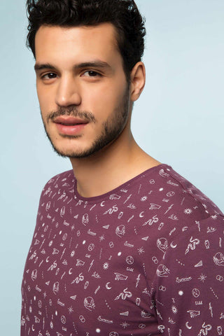 تي شيرت بطبعة