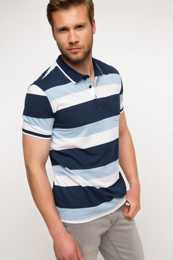 تي شيرت بولو مخطط