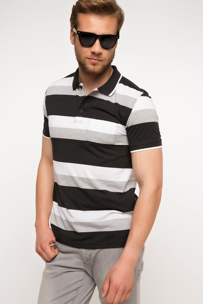 تي شيرت بولو مخطط