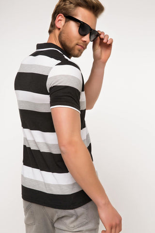 تي شيرت بولو مخطط