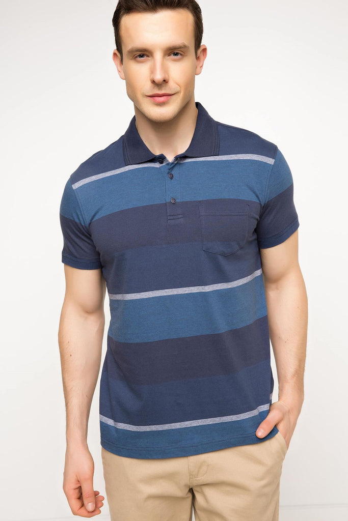 تي شيرت بولو مخطط