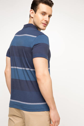 تي شيرت بولو مخطط