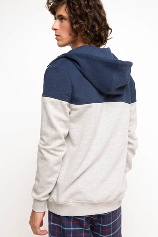 كارديجان بقبعة