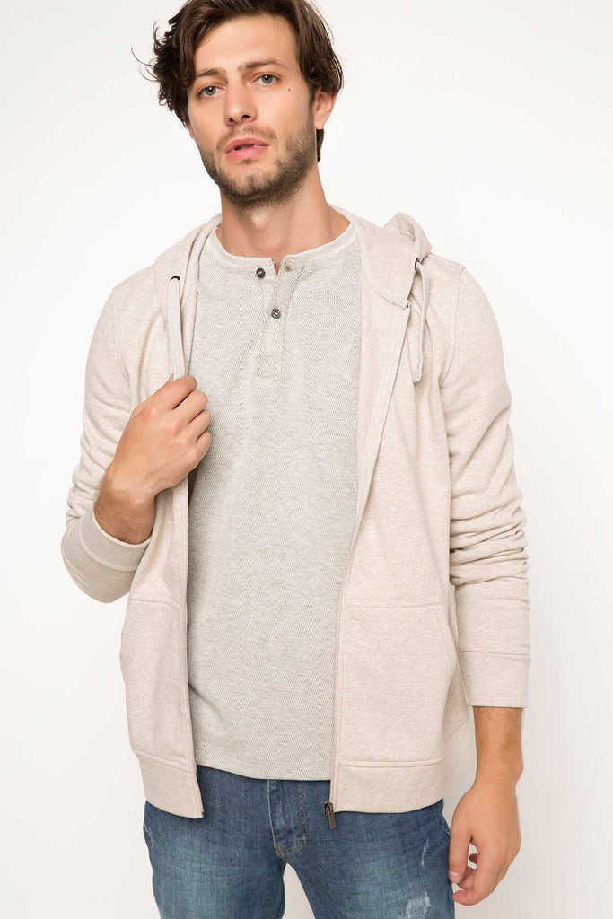 جاكيت صوف منقط