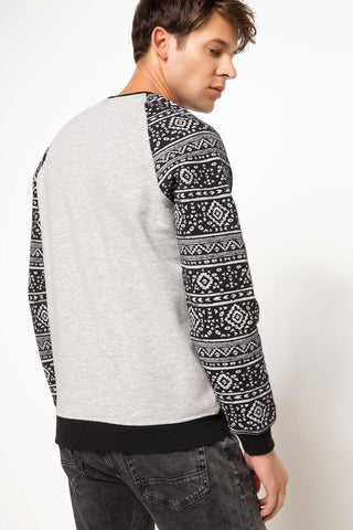 سويت شيرت مزخرف