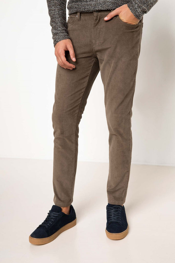 بنطلون سكيني